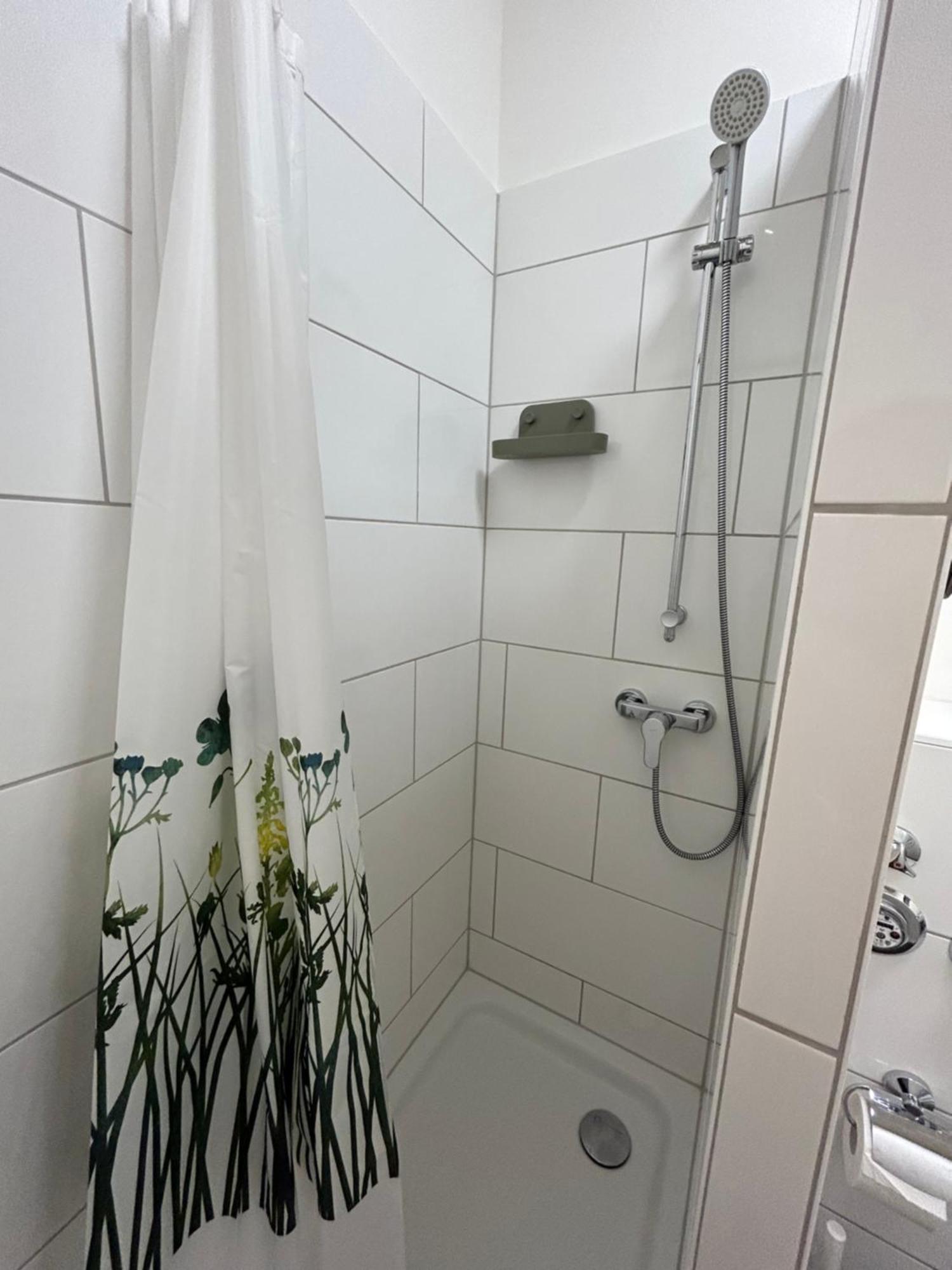 35 Qm Grosses Apartment Mit Eigenem Badezimmer In Den Elbvororten Hamburg-Harburg Buitenkant foto